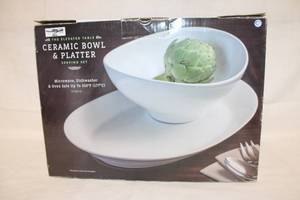 lot 10 image: Ceramic Bowl and Platter Serving Set
