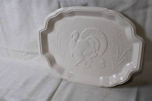 lot 65 image: Vintage Turkey-Themed Ceramic Serving Platter
