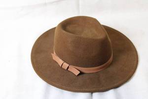 lot 69 image: Brown Wool Fedora with Non-Leather Band