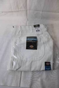 lot 75 image: Unopened Dickies Mens White Utility Shorts, Relaxed Fit, Size 34
