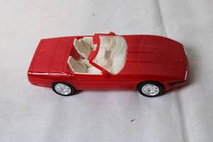 lot 89 image: 1992 Corvette Convertible Special Edition Model Car