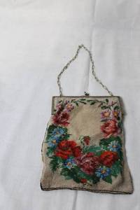 lot 95 image: Antique Floral Beaded Handbag with Metal Frame