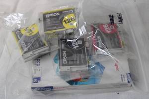 lot 119 image: Epson 126 Ink Cartridge Set with Glossy Photo Paper