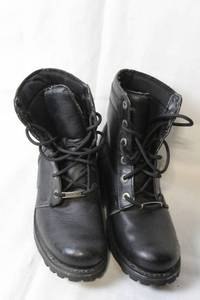 lot 133 image: Harley-Davidson Black Leather Motorcycle Boots, Size 8.5