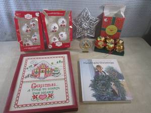 (BS) Christmas Decor and Book...