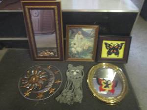 (FS) Assorted Wall Decor and Mirror...