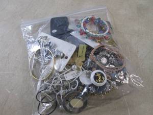 (BSB) Bag of Assorted Fashion Jewel...