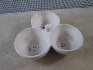 (FS) Rae Dunn Serving Snack Dish...