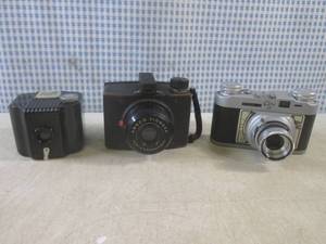 (BS) 3 Vintage Cameras Including Gr...