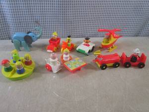 (BSB) Assortment of Vintage Fisher-...