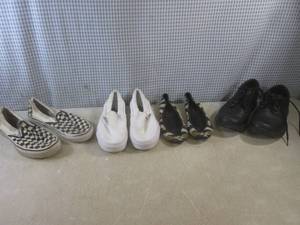 (A-2) 4 Pairs of Shoes Vans Size 7 ...