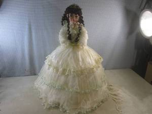 (EC1) Large Standing Doll - 25 Tal...