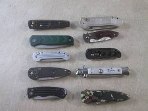 (D-3) 10 Assorted Folding Knives...