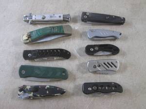 (D-3) 10 Assorted Folding Knives...