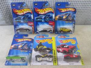(EC1) Assorted Hot Wheels in Packag...