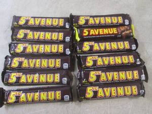 (B-1) 12 - 5th Avenue Candy Bars Pa...