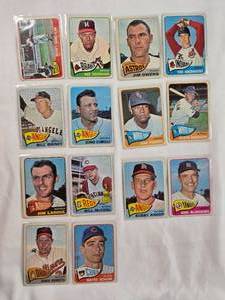 lot 46 image: Lot of 14 Vintage Topps Baseball Cards from 1965