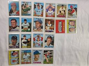 lot 188 image: Lot of 20 Vintage Topps Baseball Cards from 1967