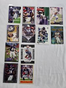 lot 252 image: Lot of 12 Randy Moss Cards