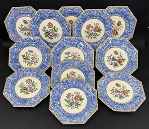 lot 15 image: Spectacular Vintage Spode Octagonal 8 Luncheon Plates - BlueWhite with Floral Center