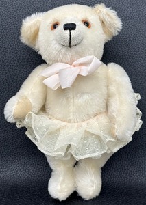 lot 78 image: Steiff Baby Ophelia by Michele D. Clise - 1986.