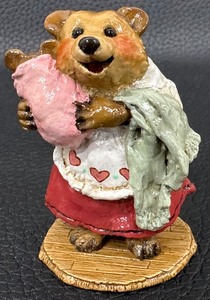 lot 38 image: Wee Forest Folk Bears - Grandmother Bear with Baby - BB-13 (2003)