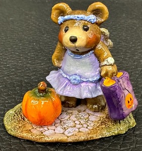 lot 82 image: Wee Forest Folk Bears - Halloween Fairy Bear - BB-15 (2006)
