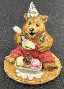 lot 103 image: Wee Forest Folk Bears - Party Time  BB-7 (1996)