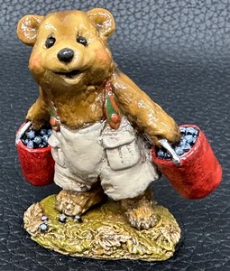 lot 116 image: Wee Forest Folk Bears - Good Pickins  BB-4 (1995)