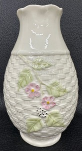 lot 9 image: Belleek Summer Briar 8 Vase - Flowers and Berries Basketweave  - 1999