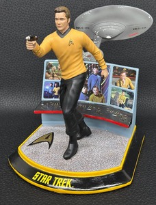 lot 10 image: Legends of Star Trek Limited Edition Captain James T. Kirk #0519  Character Sculpture Collection by Hawthorne Village