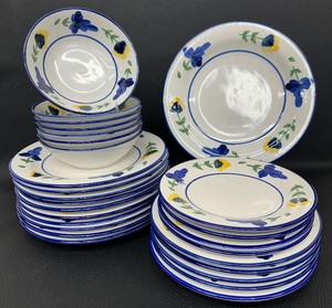 lot 21 image: Dansk San Nicolo Dishes