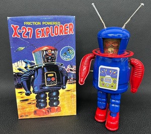 lot 45 image: Vintage Schylling X-27 Explorer Friction Powered Robot - MS398