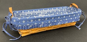 lot 80 image: Vintage Longaberger Oblong with Handles and Liner Basket - 1994