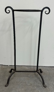 lot 167 image: Metal Planter Stand