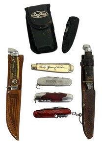 lot 156 image: Eight Knives including Pocket Knives