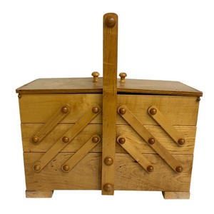 lot 140 image: Vintage Cantilever Sewing Box  Vintage Expandable Sewing Box