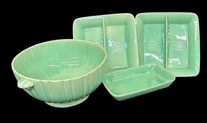 lot 142 image: Vintage Stangl Pottery Bowls, Platter and Ashtrays