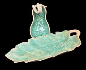 lot 137 image: Vintage Stangl Pottery Serving Dishes