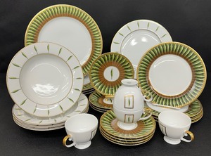lot 49 image: Beautiful Philippe Deshoulieres - Jardin de Florence and Toscane Collection - Four Piece Place Setting