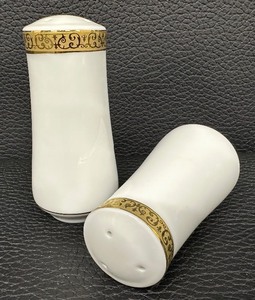 lot 149A image: Gold Buffet Royal Gallery China - Salt and Pepper Shakers