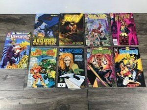 lot 263 image: Lot of 8 DC Comic Books - Green Lantern - Hawkworld - Star Trek - Chris Moeller - The Ray - Detective Comics