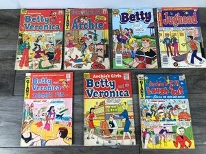 lot 271 image: Lot of 7 Archie Comic Books