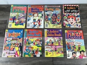 lot 273 image: Lot of 8 Archie Comic Books
