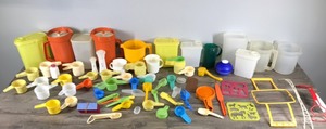 lot 310 image: Lot of Vintage Tupperware