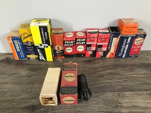 lot 326 image: 12 - Vintage Vacuum Tubes - Sprague - Super Silverstone - Zenith - Amperite - Standard Brand - Radio Tube - Westinghouse