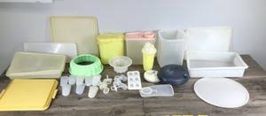 lot 330 image: Lot of Vintage Tupperware