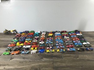 lot 342 image: Lot of 100 Die Cast Cars and More