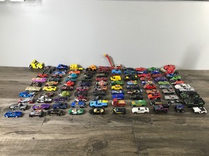 lot 343 image: Lot of 100 Die Cast Cars and More