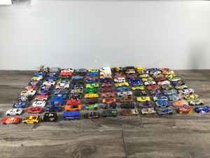 lot 344 image: Lot of 100 Die Cast Cars